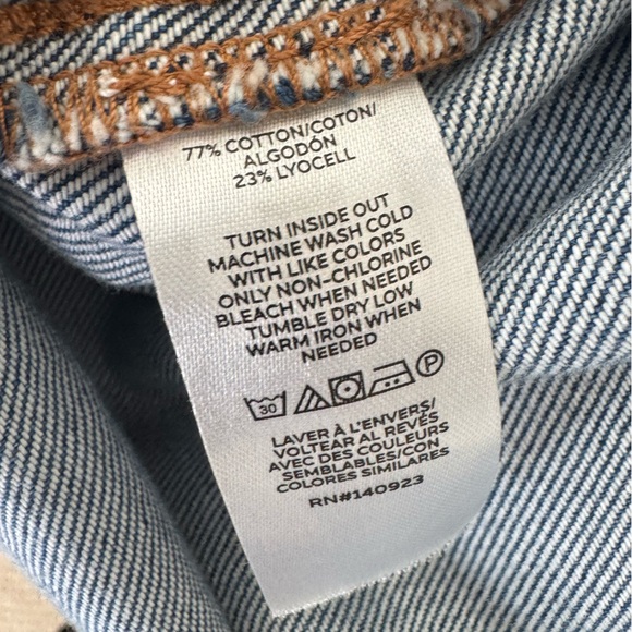 🍁LOFT Classic Blue Denim Shirt w/Pearl Details - Picture 8 of 8